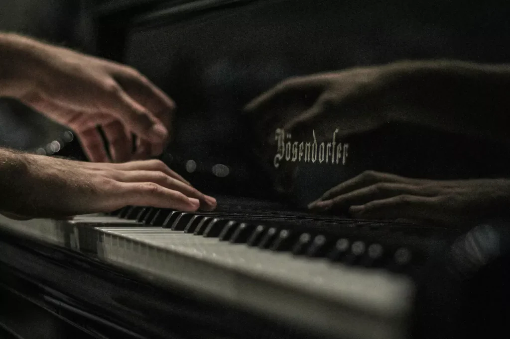 Bösendorfer dirke i ruke koje sviraju